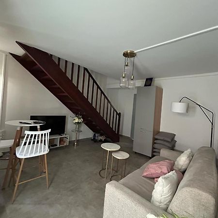 Duplex Apartment Сен-Пиер Екстериор снимка